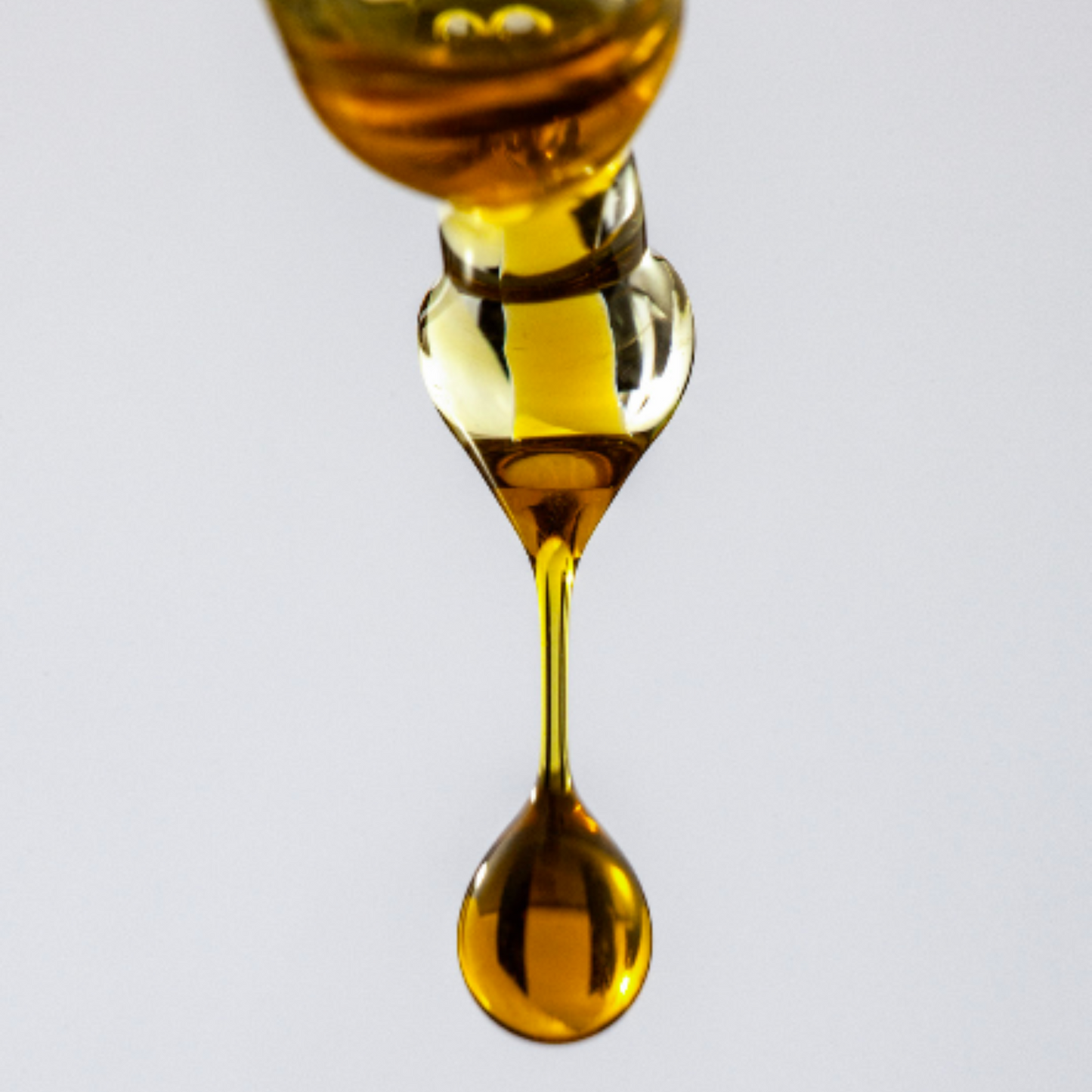 aedel CBD olie 5 procent – fuldspektret, solventfri og naturlig dråbeflaske